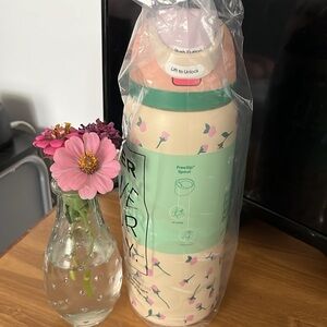 Exclusive Owala 32oz by Urban Outfitters Tea Time edition